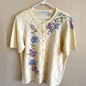 Alfred Dunner‎ Cream Button Front Cardigan w/ Purple & Blue Floral Design Large